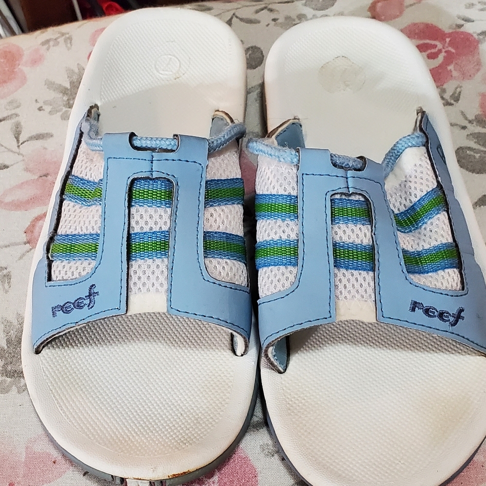 EUC womens reef slides, awesome condition. size M's 7 or W's 8 - Picture 2 of 9